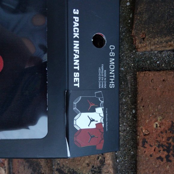 NIKE AIR JORDAN INFANT BODYSUIT HAT BOOTIES - Picture 2 of 2